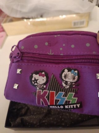 Cartera Hello Kitty Morada con Tachuelas