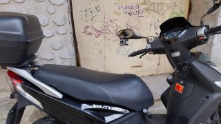 Moto Scooter Negra Automática