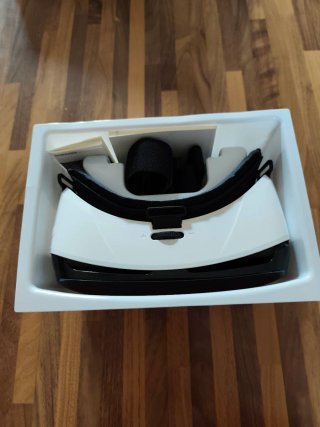 Samsung Gear VR con caja y manuales