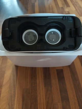 Samsung Gear VR con caja y manuales