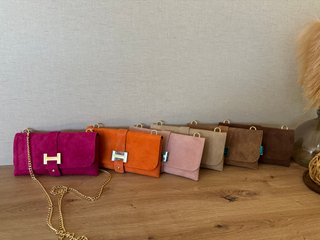Bolso elegante cuero italiano cadena dorada