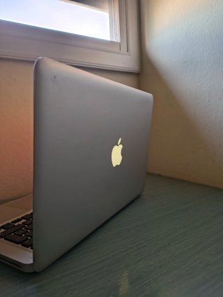 MacBook Pro 13 i5 16GB RAM 500GB