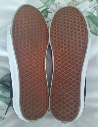 Vans Old Skool 36 Pig Suede Negras suela blanca