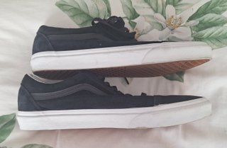 Vans Old Skool 36 Pig Suede Negras suela blanca