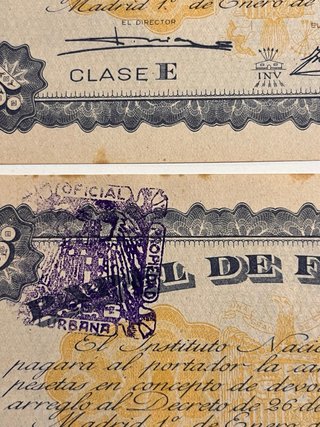 Papel de Finanzas Instit Nacional sellado oficial.