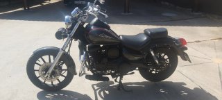 Moto Custom Daelim 125cc Negra y Roja