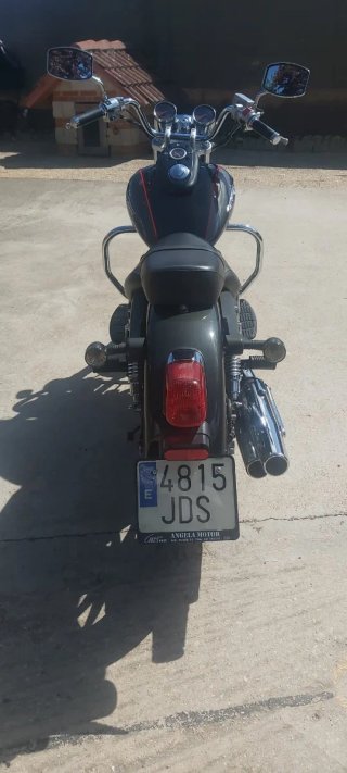 Moto Custom Daelim 125cc Negra y Roja