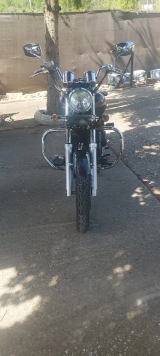 Moto Custom Daelim 125cc Negra y Roja