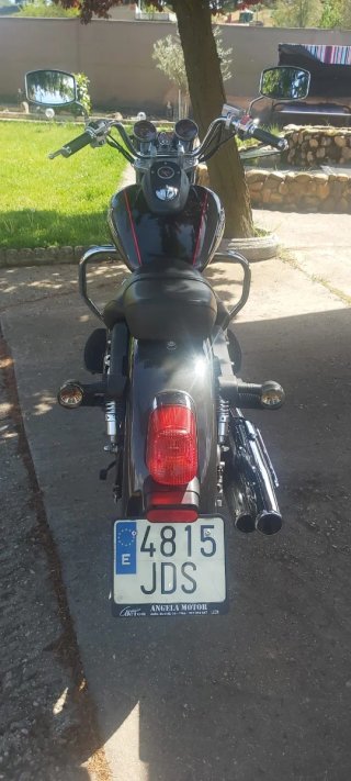 Moto Custom Daelim 125cc Negra y Roja