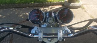 Moto Custom Daelim 125cc Negra y Roja