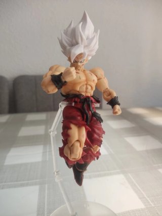 Figura Goku SSJ1 Versión Manga
