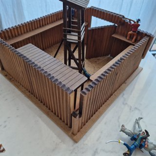 Fuerte Comansi Oeste + Figuras