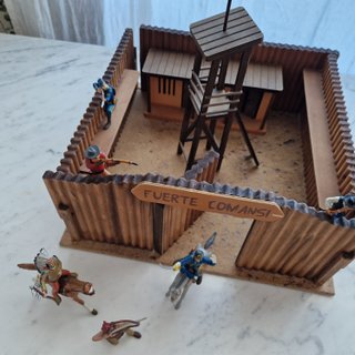 Fuerte Comansi Oeste + Figuras