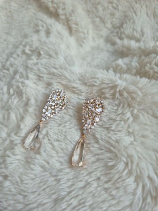 Pendientes dorados con circonitas