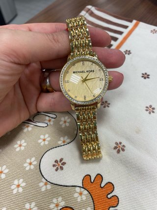 Relógio Michael Kors Dourado Com Brilhantes