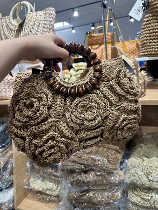 Bolso de rafia Missbella floral