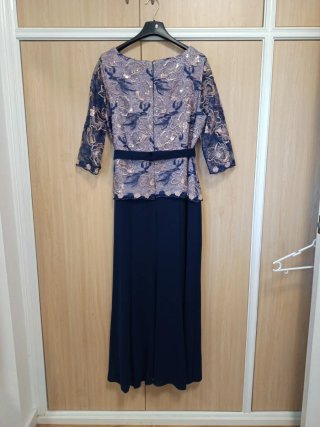 Vestido de fiesta azul y rosa