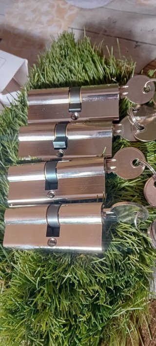 Bombillos de seguridad para puertas 4x40€