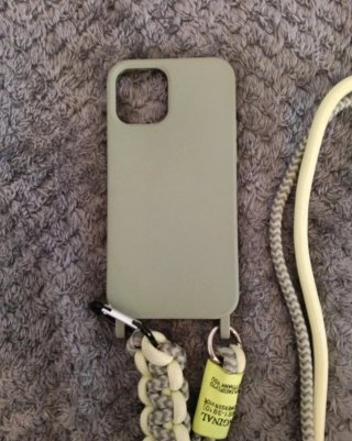 Funda iPhone 12 Verde con Cuerda