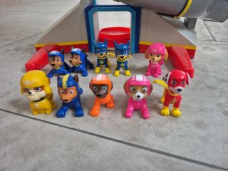 Cuartel y muñecos Patrulla Canina