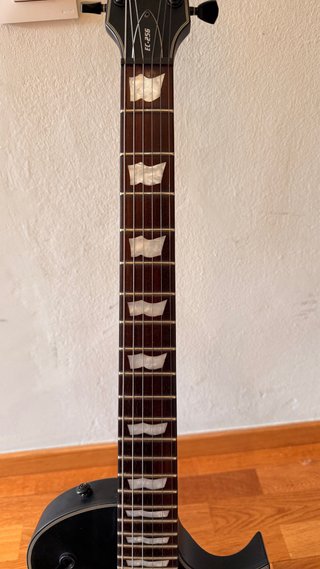 Guitarra Eléctrica ESP LTD EC-256 Negra