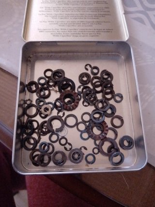 Arandelas metálicas surtidas