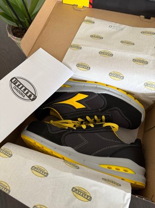 Zapatos Diadora Utility Talla 43 Negros/Amarillos