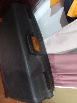 Maleta dura grande negra
