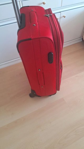 Maleta de viaje grande roja