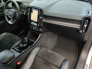 VOLVO XC40 2.0 D4 AWD RDesign Auto