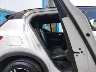 VOLVO XC40 2.0 D4 AWD RDesign Auto