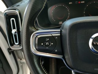 VOLVO XC40 2.0 D4 AWD RDesign Auto