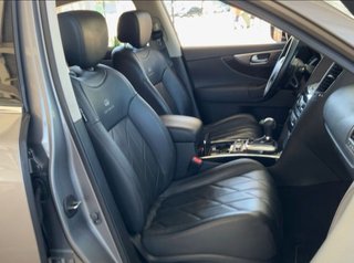 Infiniti FX37 2010
