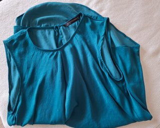Blusa Zara sin mangas Talla M color verde azulado
