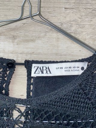 Blusa Zara Patchwork Negra Manga Larga