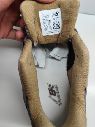 New Balance 9060 Beige/Marrón