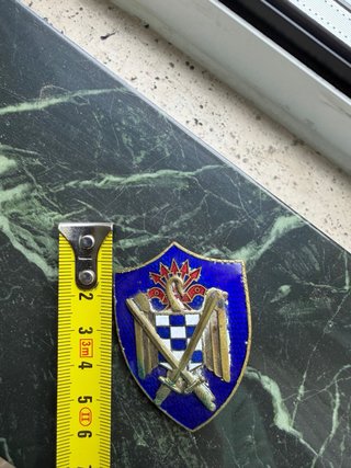 Insignia militar española antigua esmaltada