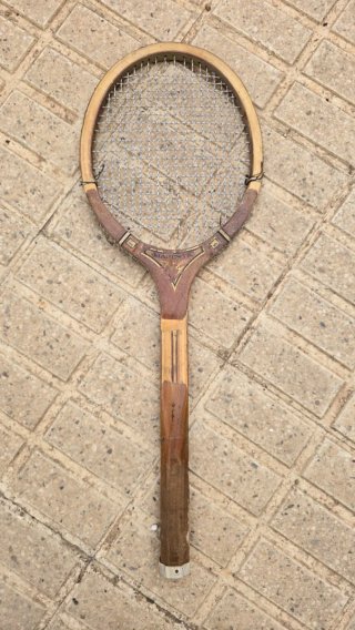 Raqueta de madera Majestic vintage