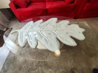 Mesa de talla con forma de hoja de roble