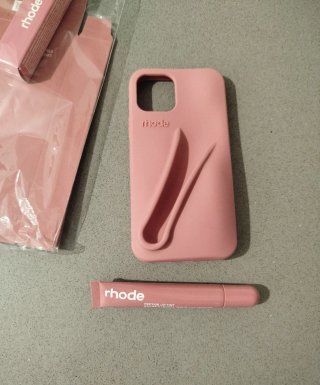 Funda Rhode iPhone 12 + Gloss Labial NUEVA
