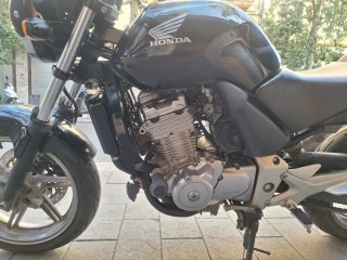 Honda CBF 500 Negra con Baúl