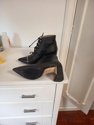 Botines Aníbal Laguna Negros y Dorados