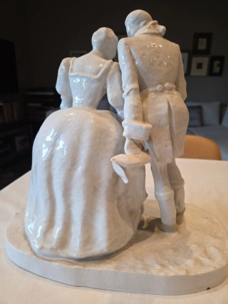 Escultura Clásica de Porcelana
