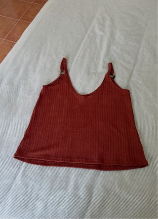 Top tirantes Stradivarius con apliques