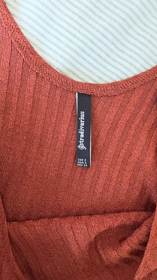 Top tirantes Stradivarius con apliques