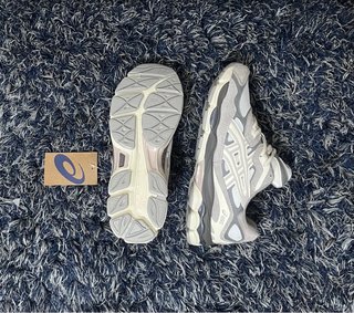 Asics Gel NYC Talla 42 Beige/Gris Nuevas
