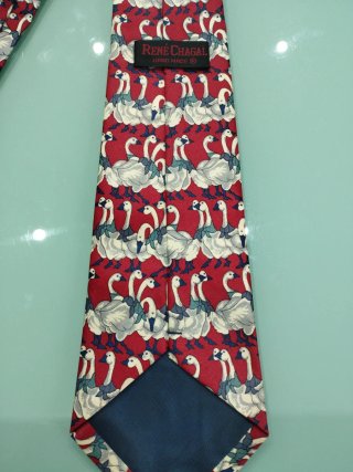 Corbata René Chagal con estampado de cisnes