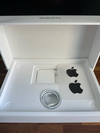 MacBook Pro 13" 16GB RAM / 512GB SSD 4xThunderbolt