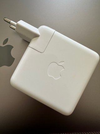MacBook Pro 13" 16GB RAM / 512GB SSD 4xThunderbolt
