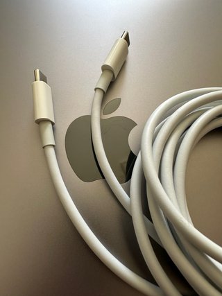 MacBook Pro 13" 16GB RAM / 512GB SSD 4xThunderbolt